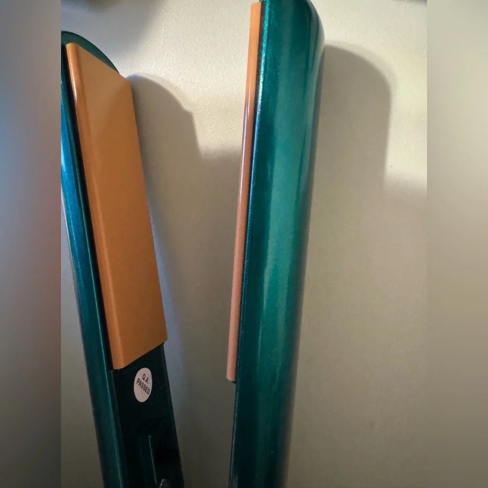 ICHI 1 Inch Ceramic Hair Straightening Iron Glitter Green NEW No Box